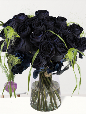 20 black roses with panicum