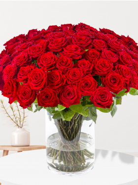 50 red roses - Red Naomi