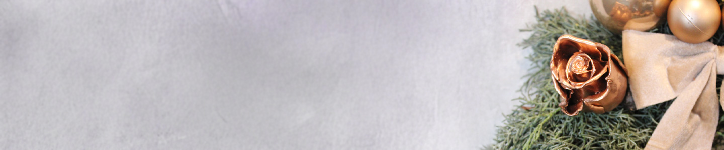 Wax roses as Christmas decorations – stylish luxury from Surprose