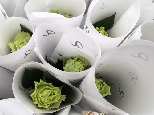 Order large quantities of roses Order large quantities of roses