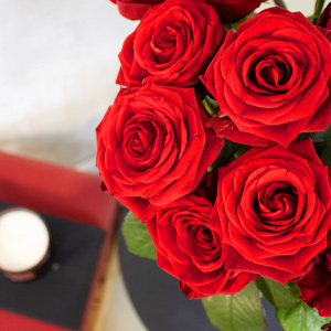 Blog: Red Naomi rose